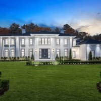 <p>The home at 138 Woodlawn Road was designed by Boston's premier luxury female designer.&nbsp;
  
</p>