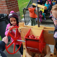 <p>Kindergartners in Mount Pleasant made their own apple cider using the school&#x27;s apple press. </p>