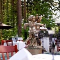 <p>The fountain adds a nice ambiance to Momento Restaurant&#x27;s outdoor space.</p>