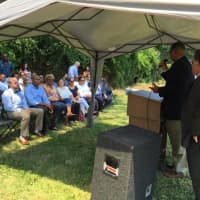 <p>Mount Vernon Schools Superintendent Kenneth Hamilton outlining his 20/20 Vision for the district.</p>
