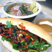 <p>To dip or not to dip? Pho two ways at Ma Mi in Closter.</p>