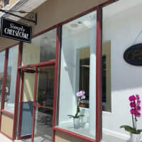 <p>Simply Cheesecake by Jeff is located on Front Street.</p>