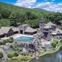 <p>New York Yankee legend Derek Jeter&#x27;s Hudson Valley estate is back on the market for nearly $13 million.</p>