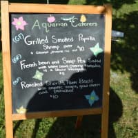 <p>Aquarian Caterers offers fresh food.</p>