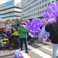 <p>NBCUniversal attempted to pass out free balloons, but several headed for the clouds in Sunday&#x27;s blustery winds.</p>