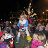 <p>Hundreds of kids and families flock to the park when Santa arrived Sunday at Pinkney Park.</p>