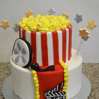 <p>One of the deserts made at the Fondant Cake Decorating Camp.</p>