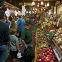 <p>Apples and lots of other goodies are available inside the store.</p>