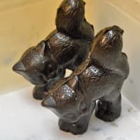 <p>Dark chocolate Halloween cats in the making at Hanna Krause&#x27;s Homemade Candy.</p>