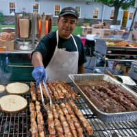 <p>Cooking up fair favorites at Tuesday&#x27;s opening day.</p>