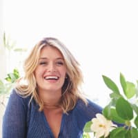 <p>The Darien Library will host Daphne Oz (of ABC’s &#x27;The Chew&#x27;) in conversation with local food bloggers OmNomCT.</p>