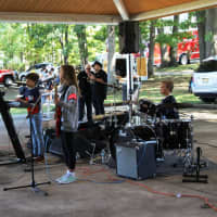 <p>Students from Chip Dee Music Academy performed rock and pop songs.</p>