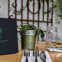 <p>The new 2017 Entree Nous restaurant guide is available now.</p>