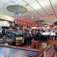 <p>Class diner decor at the Eveready Diner in Hyde Park.</p>