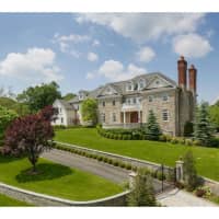 Hole In One: Chappaqua Colonial Offers Country Club Living