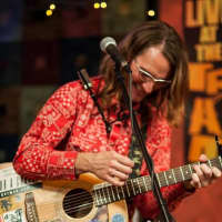 <p>Fred Gillen Jr., well-known local musician, will be leading a &quot;Community Sing&quot; and performing in concert with Lisa Gutkin at The Beanrunner Café in Peekskill this Thursday.</p>