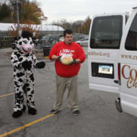 <p>Distributing turkeys at Stew Leonard&#x27;s for those in need with Wow the Cow.</p>
