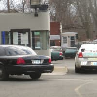 <p>Police from Mount Pleasant, Pleasantville and the Westchester County Department of Public Safety responded to a bank robbery at Chase Bank in Thornwood on Friday. Mount Pleasant police, working with the FBI, released a description of the suspect.</p>