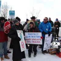 <p>Residents gather and demonstrate their opposition to Bakken Oil Trains being transported over New Jersey bridges.</p>