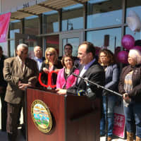 <p>Mayor Joe Ganim welcomes T-Mobile to Bridgeport&#x27;s SteelPointe development.</p>