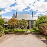 <p>This mansion in Fairfield is on the market.</p>