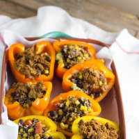<p>Meatless vegetable quinoa stuffed peppers courtesy of Rockland Blogger Alon Popilskis.</p>
