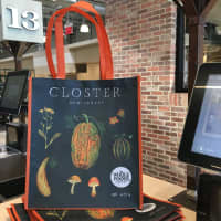 <p>Customized shopping bags, too!</p>