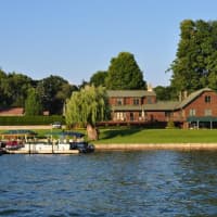 <p>Homes of all sizes and prices ranges are available near Candlewood Lake.</p>