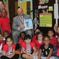 <p>Mount Vernon educators have eagerly embraced Superintendent Kenneth Hamilton&#x27;s Reading Challenge.</p>