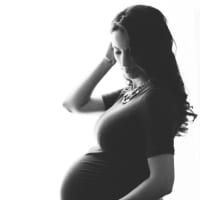 <p>A maternity shot by Antaramian.</p>