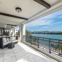 <p>The house offer uninterrupted views of Miami Beach, the mainland and the Biscayne Bay.</p>