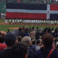 <p>Red Sox players line up as Mary J. Blige of Upper Saddle River sings at David Ortiz&#x27; final career game.</p>