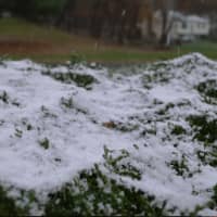 <p>The first snow of the season begins to blanket Danbury on Thursday morning.</p>