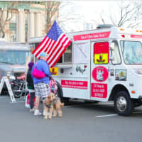 <p>There were many food trucks at the Greenwich Holiday Stroll.</p>