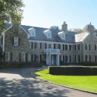 <p>General Electric CEO Jeffrey Immelt has dropped the asking price on his New Canaan home.</p>