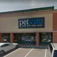 <p>Pet Valu is located on Valley Brook Road in Lyndhurst.</p>