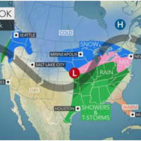 <p>A look at the early week weather pattern.</p>