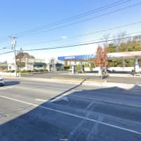 <p>A man exposed himself to two women on West Montauk Highway in Lindenhurst.</p>