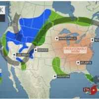 <p>A look at the unseasonably warm weather pattern for the weekend.</p>