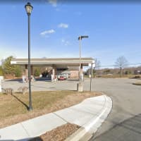 <p>The 7-Eleven on Prince Frederick Boulevard in Prince Frederick where the pair was found.</p>