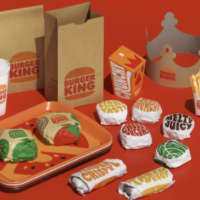 <p>For the first time in 20 years, Burger King is rebranding.
#BurgerKing #Fastfood #Marketing #DailyVoice</p>