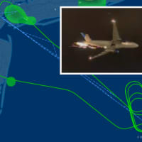 <p>A screenshot of the Instagram video showing the sparking wing and the map of the flight plane of the United Airlines flight.</p>