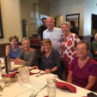 <p>NCJW volunteers and swimmers (individuals with multiple sclerosis) enjoy a lunch at the Tenafly Pizzeria Restaurant.</p>