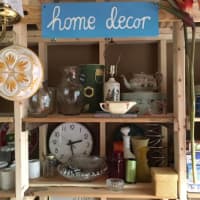 <p>The home decor section of the TIOLI Shed.</p>