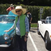 <p>A resident from Atria with the classic cars.</p>