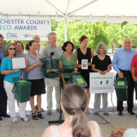 <p>During a June ceremony at Kensico Dam Plaza in Valhalla, Town of Mamaroneck officials and residents received the first ever Eco Award from Westchester County for a food recycling program. Now, the town wants to encourage the use of recyclable bags.</p>