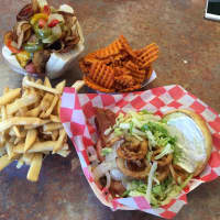 <p>The Italian Dog, sweet potato fries, and the Fort Lee Burger have been top sellers, owner Leonard Castrianni said.</p>