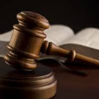 <p>A Shelton man pleaded guilty to one count of bank robbery on Monday. Scott Taylor, 47, admitted to robbing banks in Westport, Norwalk, Milford and Stratford.</p>