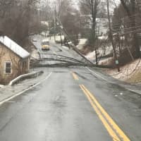 <p>Two sections of 9W in Rockland are closed.</p>