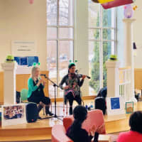 <p>From left, award-winning Irish musicians Dawn Doherty and Erin Loughran performing for the pediatric patients and their families at Maria Fareri Children’s Hospital in Valhalla.</p>